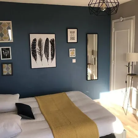 Poilus : Studio Neuf Avec Parking Nantes