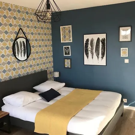 Poilus : Studio Neuf Avec Parking Nantes
