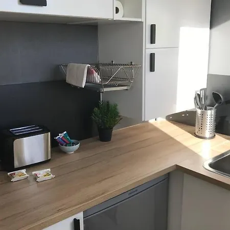 Poilus : Studio Neuf Avec Parking Apartment