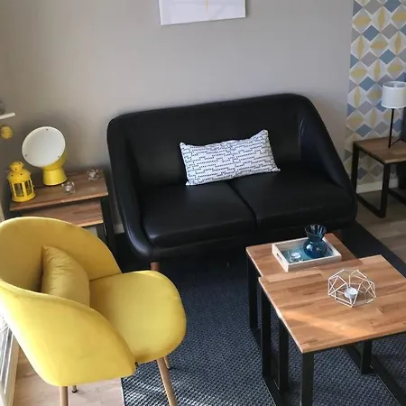 Poilus : Studio Neuf Avec Parking Apartment Nantes