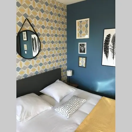 Poilus : Studio Neuf Avec Parking *